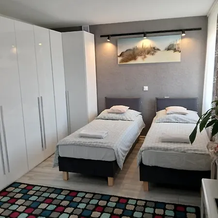 Nad Morzem U Kasi Apartamento *